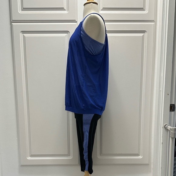 CAbi Yoga Outfit - Picture 2 of 10